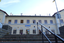 Rekonstrukce vlakové stanice v Rakovníku se znovu odkládá, čeká se na rozpočet