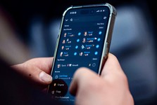 Rakovník zavede platby za parkování přes mobil. Řidiči si za pohodlí připlatí Rakovník zavede platby za parkování přes mobil. Řidiči si za pohodlí připlatí